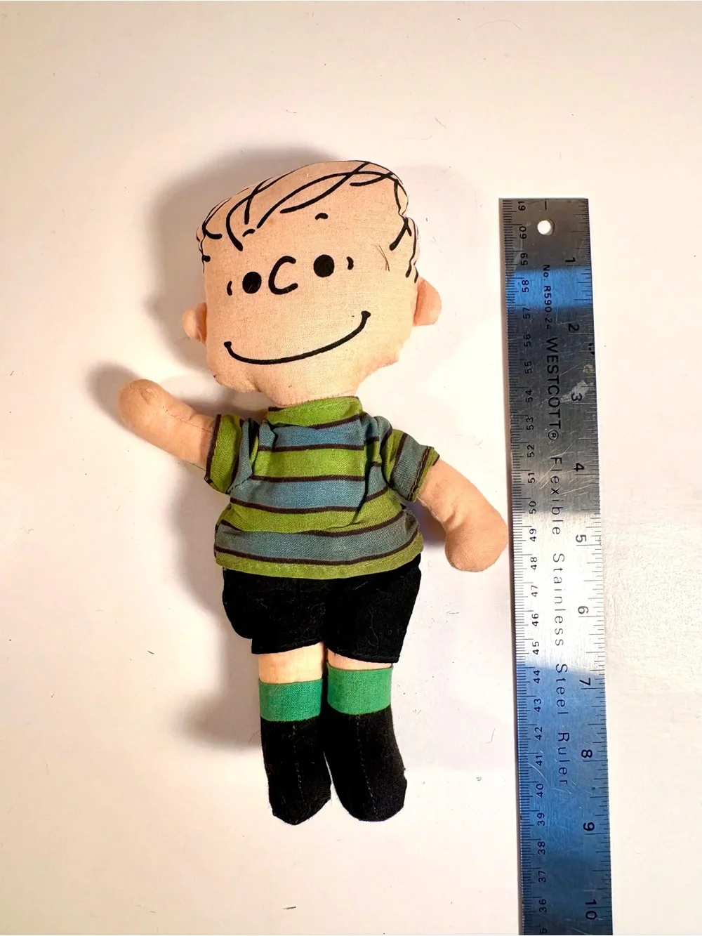 Vintage Peppermint Patty & Linus 8” cloth dolls